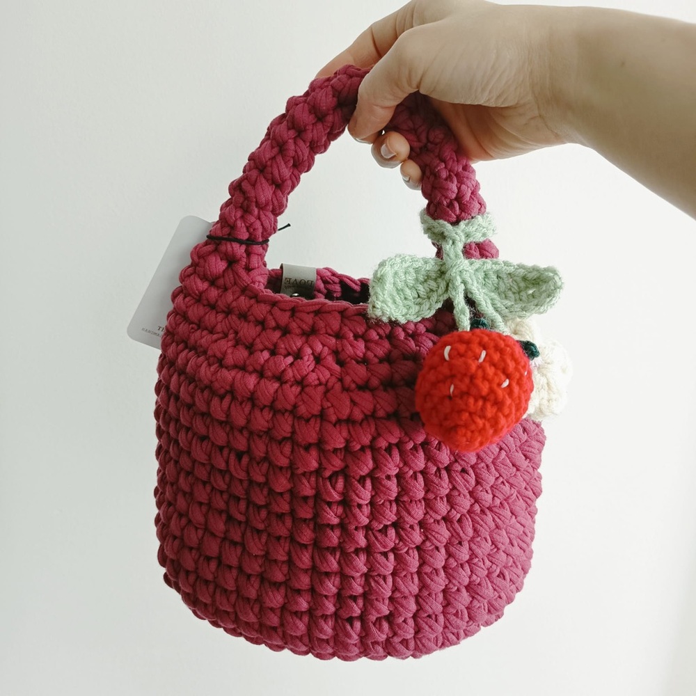 🍓Handmade Crocheted Berry Tote Bag with Removable Strawberry Charm - Picture 8 of 8
